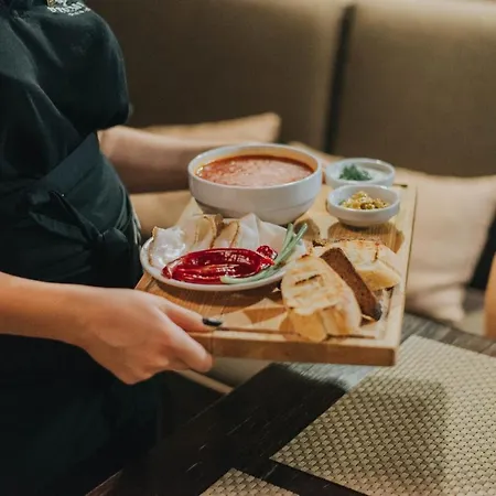 بريمير جينيفا 4*
