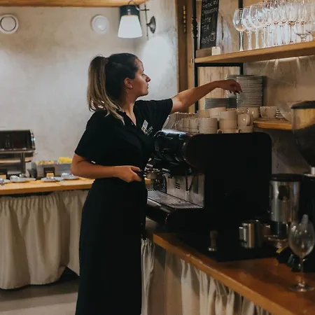 بريمير جينيفا 4*