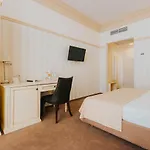 Premier Geneva Hotel